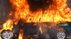 (Укр) На Одещині під час руху спалахнув автомобіль