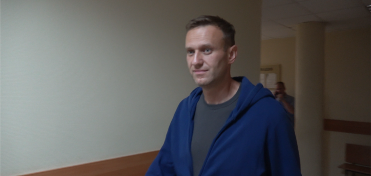 (Укр) Олексій Навальний каже, що його «перевели в крихітну камеру» російської в’язниці, «щоб заткнути мені рот»